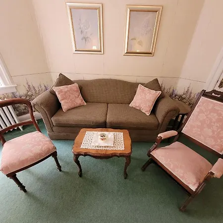 Ruby Manor Bed & Breakfast-2