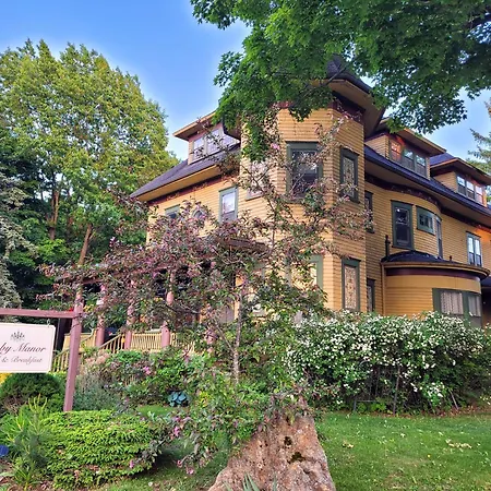 Ruby Manor Bed & Breakfast-3
